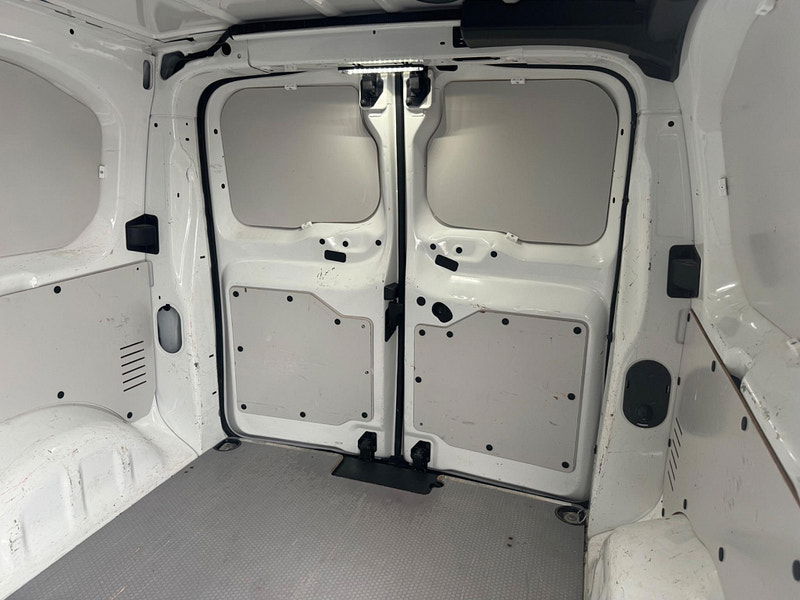 Peugeot Expert 2.0 BlueHDi 1400 Professional Standard Panel Van MWB Euro 6 (s/s) 6dr 6dr Manual 2025
