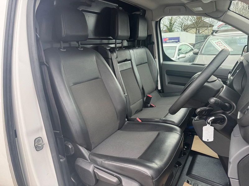 Peugeot Expert 2.0 BlueHDi 1400 Professional Standard Panel Van MWB Euro 6 (s/s) 6dr 6dr Manual 2025