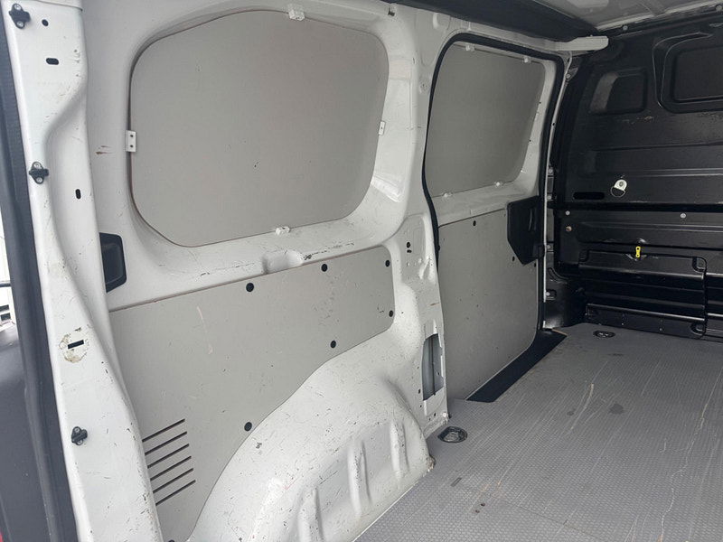 Peugeot Expert 2.0 BlueHDi 1400 Professional Standard Panel Van MWB Euro 6 (s/s) 6dr 6dr Manual 2025