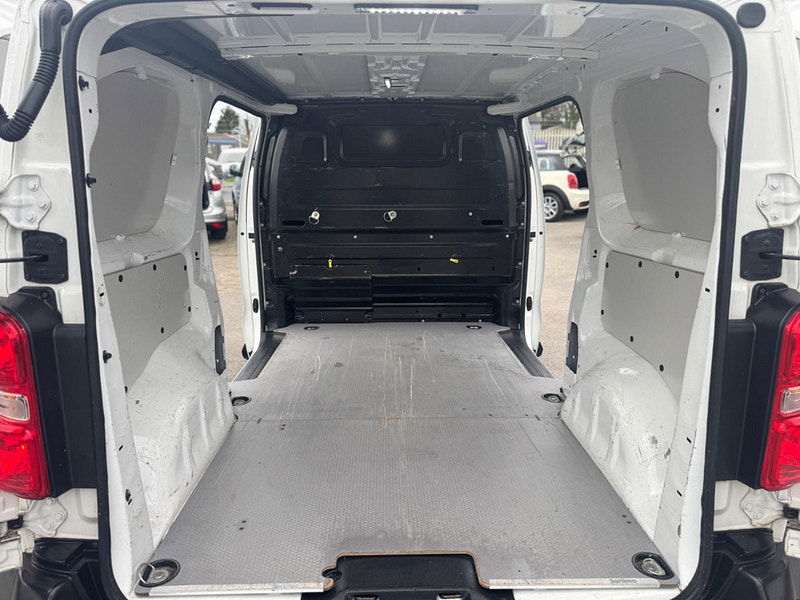 Peugeot Expert 2.0 BlueHDi 1400 Professional Standard Panel Van MWB Euro 6 (s/s) 6dr 6dr Manual 2025