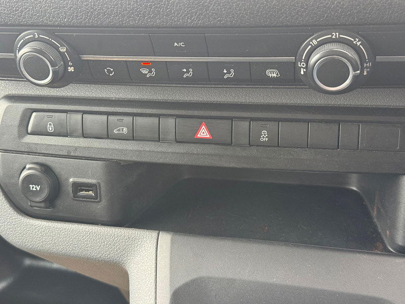 Peugeot Expert 2.0 BlueHDi 1400 Professional Standard Panel Van MWB Euro 6 (s/s) 6dr 6dr Manual 2025
