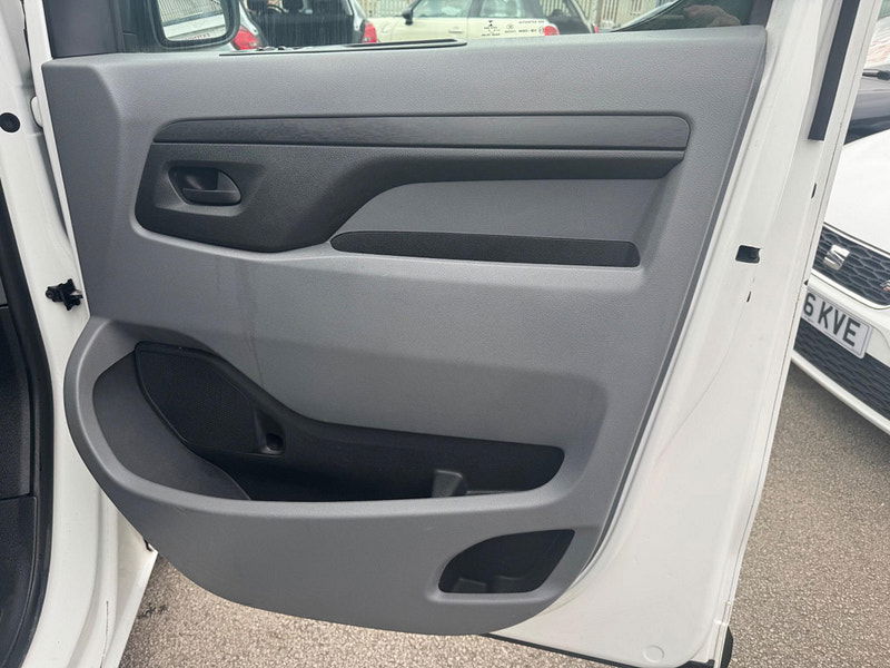 Peugeot Expert 2.0 BlueHDi 1400 Professional Standard Panel Van MWB Euro 6 (s/s) 6dr 6dr Manual 2025