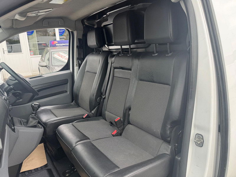 Peugeot Expert 2.0 BlueHDi 1400 Professional Standard Panel Van MWB Euro 6 (s/s) 6dr 6dr Manual 2025