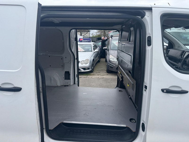Peugeot Expert 2.0 BlueHDi 1400 Professional Standard Panel Van MWB Euro 6 (s/s) 6dr 6dr Manual 2025