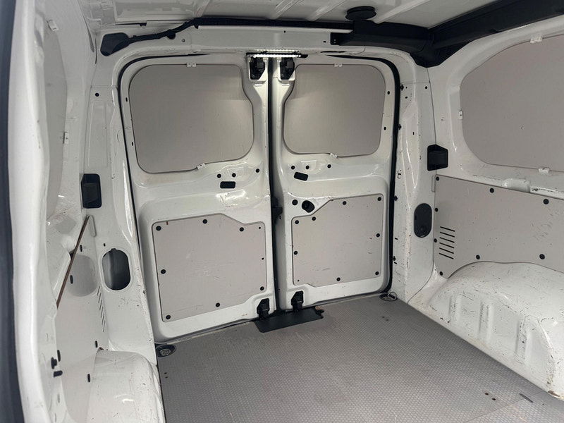 Peugeot Expert 2.0 BlueHDi 1400 Professional Standard Panel Van MWB Euro 6 (s/s) 6dr 6dr Manual 2025