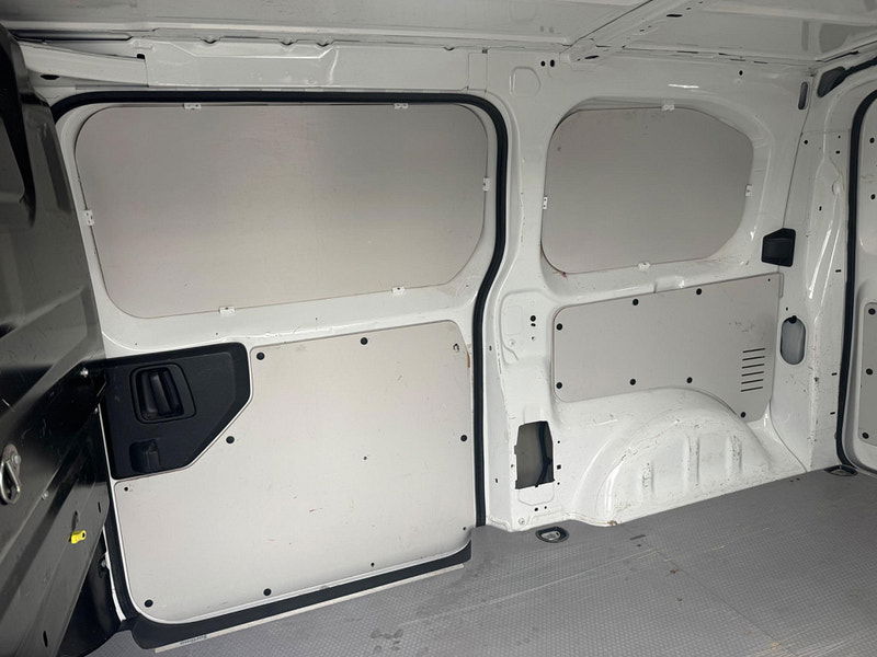 Peugeot Expert 2.0 BlueHDi 1400 Professional Standard Panel Van MWB Euro 6 (s/s) 6dr 6dr Manual 2025