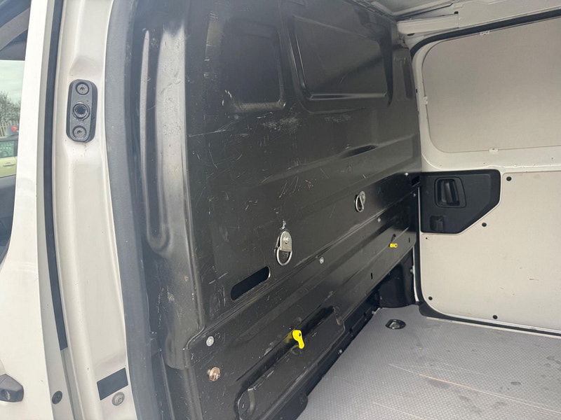 Peugeot Expert 2.0 BlueHDi 1400 Professional Standard Panel Van MWB Euro 6 (s/s) 6dr 6dr Manual 2025
