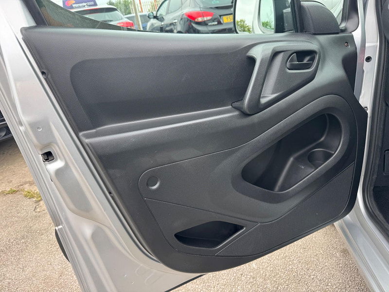 Peugeot Partner 1.6 HDi S Crew Van L2 H1 4dr 4dr Manual 2025