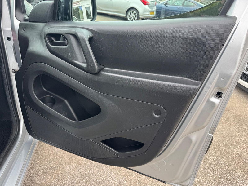 Peugeot Partner 1.6 HDi S Crew Van L2 H1 4dr 4dr Manual 2025