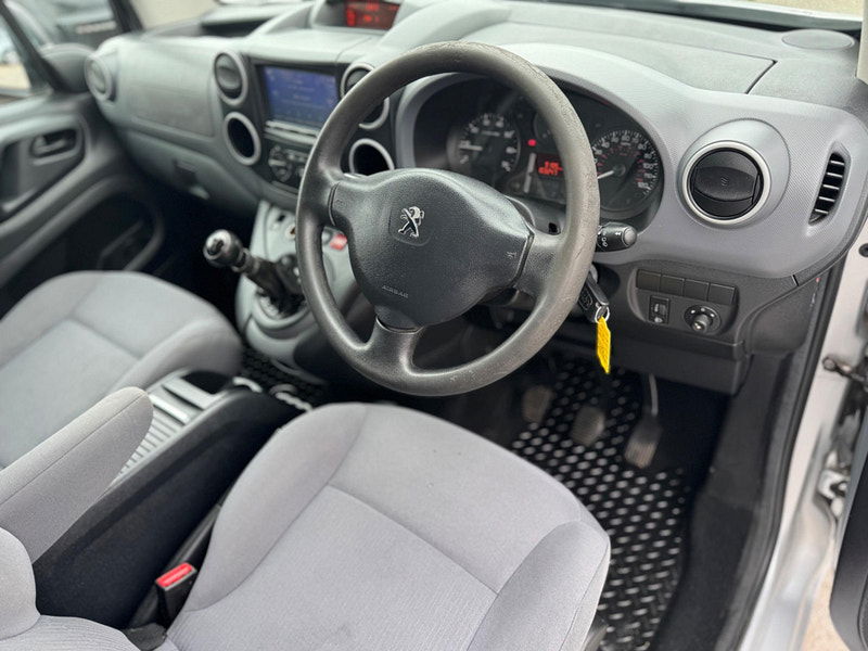 Peugeot Partner 1.6 HDi S Crew Van L2 H1 4dr 4dr Manual 2025
