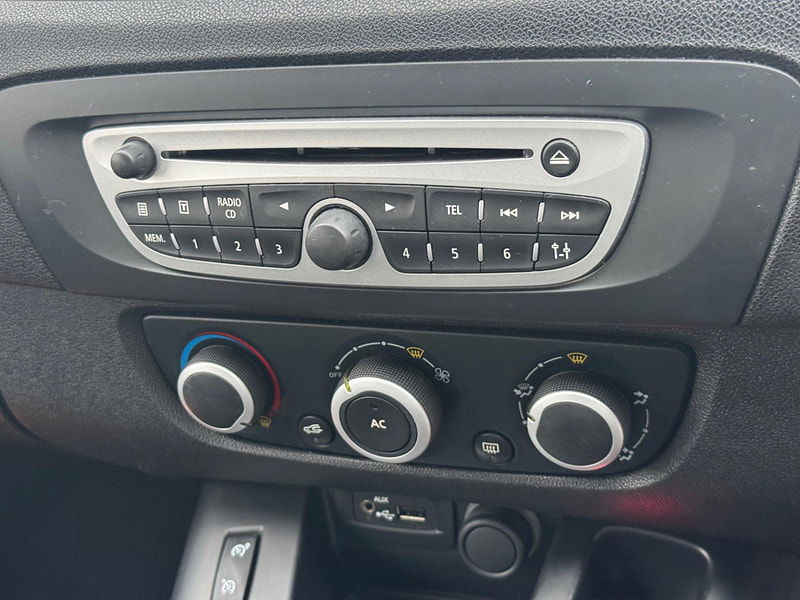 Renault Scenic 1.6 VVT Dynamique Euro 5 5dr 5dr Manual 2025