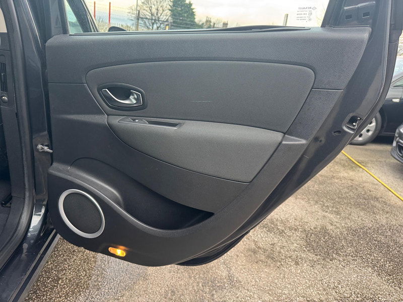 Renault Scenic 1.6 VVT Dynamique Euro 5 5dr 5dr Manual 2025