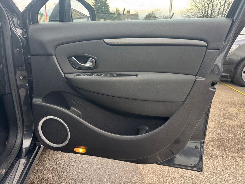 Renault Scenic 1.6 VVT Dynamique Euro 5 5dr 5dr Manual 2025