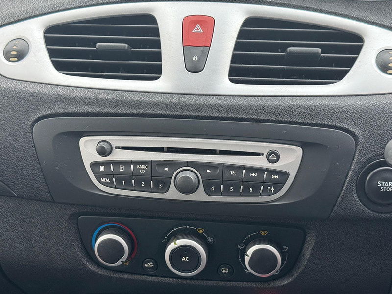 Renault Scenic 1.6 VVT Dynamique Euro 5 5dr 5dr Manual 2025