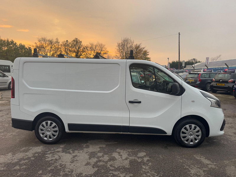 Renault Trafic 1.6 dCi 27 Business+ SWB Standard Roof Euro 5 5dr 4dr Manual 2025