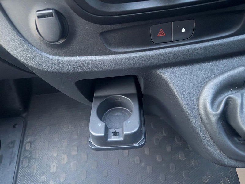 Renault Trafic 1.6 dCi 27 Business+ SWB Standard Roof Euro 5 5dr 4dr Manual 2025