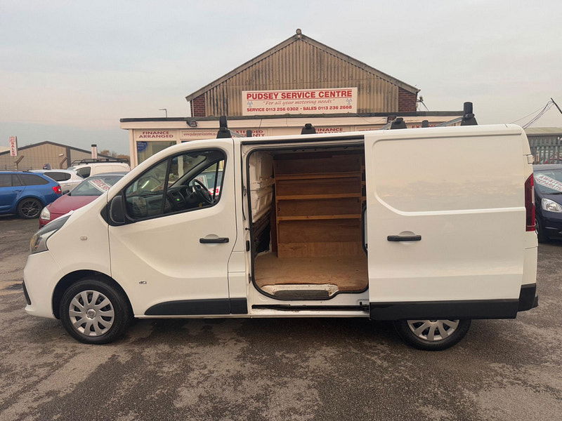 Renault Trafic 1.6 dCi 27 Business+ SWB Standard Roof Euro 5 5dr 4dr Manual 2025