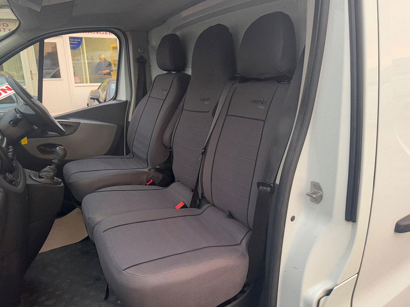 Renault Trafic 1.6 dCi 27 Business+ SWB Standard Roof Euro 5 5dr 4dr Manual 2025