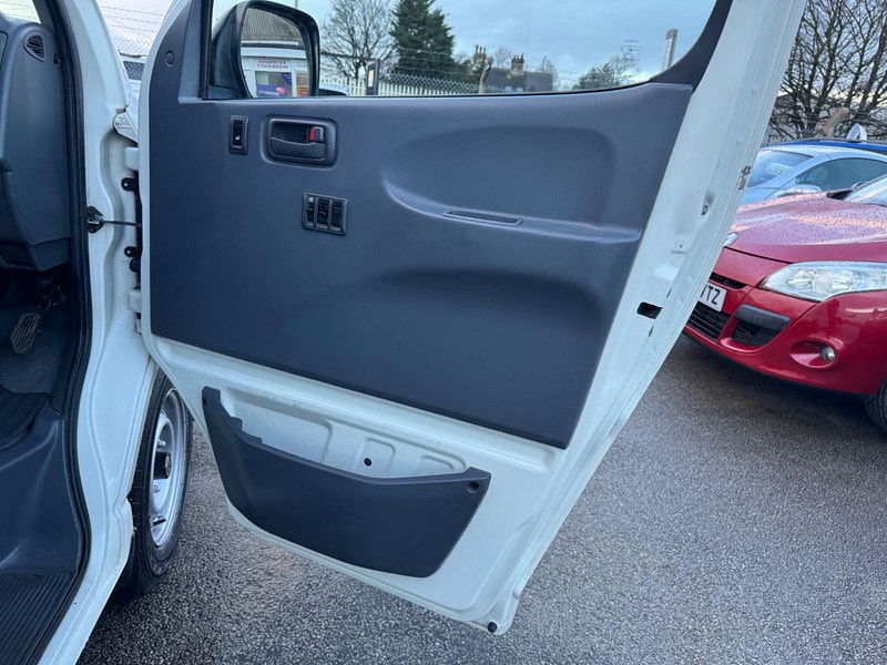 Toyota Hiace 2.5 280 D-4D RWD L1 H1 4dr 4dr Manual 2026