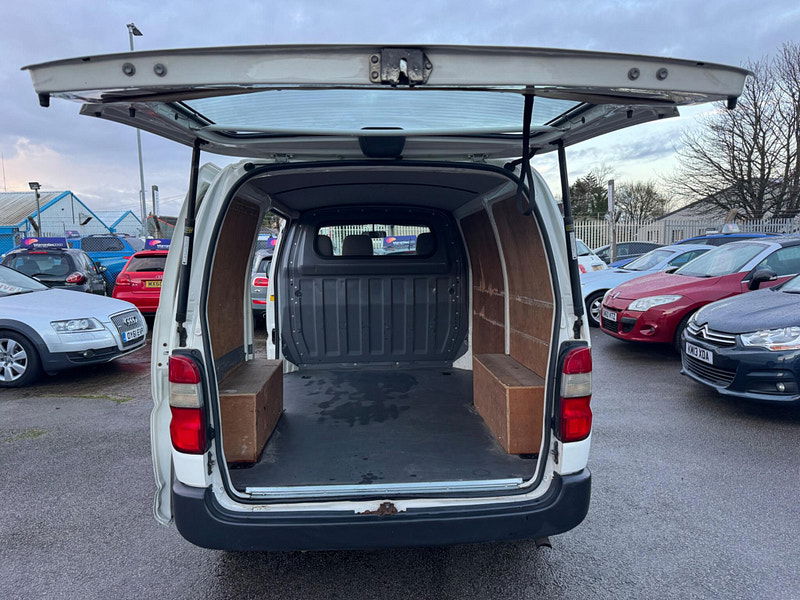 Toyota Hiace 2.5 280 D-4D RWD L1 H1 4dr 4dr Manual 2025