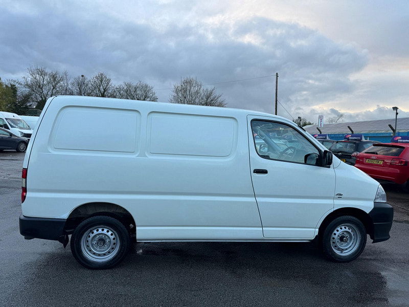 Toyota Hiace 2.5 280 D-4D RWD L1 H1 4dr 4dr Manual 2025