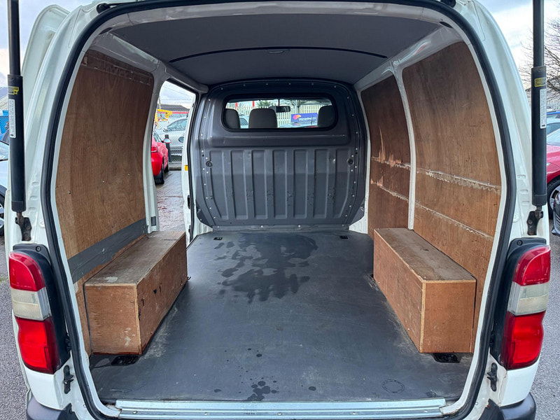 Toyota Hiace 2.5 280 D-4D RWD L1 H1 4dr 4dr Manual 2025