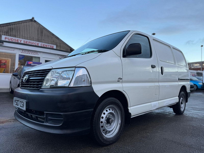 Toyota Hiace 2.5 280 D-4D RWD L1 H1 4dr 4dr Manual 2026