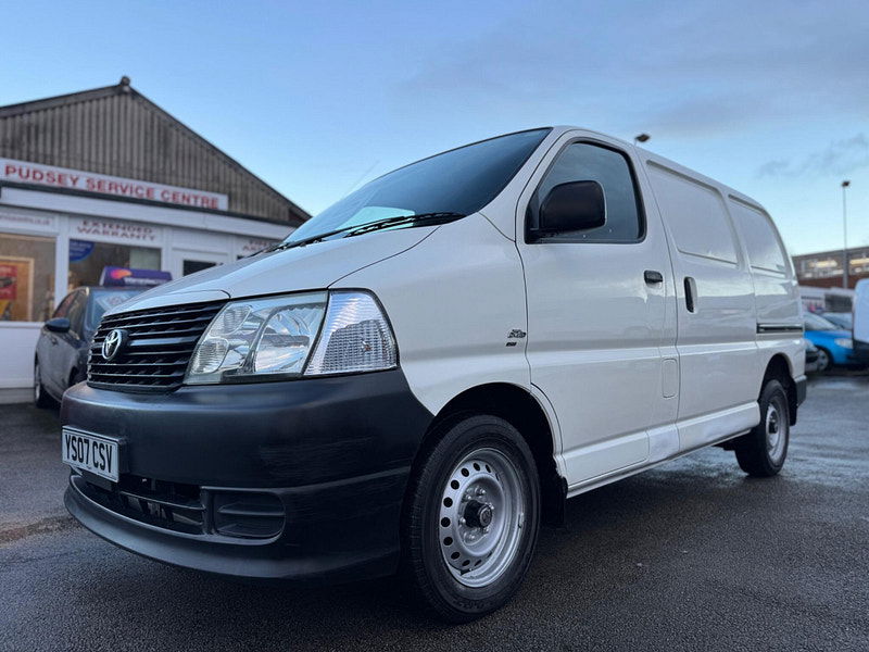 Toyota Hiace 2.5 280 D-4D RWD L1 H1 4dr 4dr Manual 2025