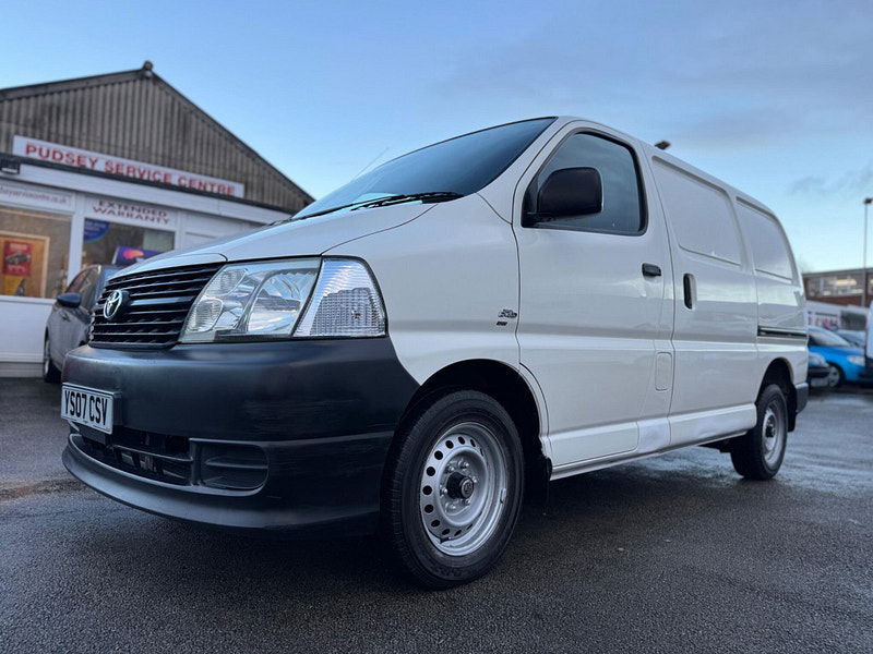 Toyota Hiace 2.5 280 D-4D RWD L1 H1 4dr 4dr Manual 2025