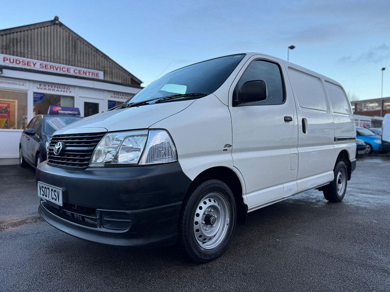 Toyota Hiace 2.5 280 D-4D RWD L1 H1 4dr 4dr Manual 2025