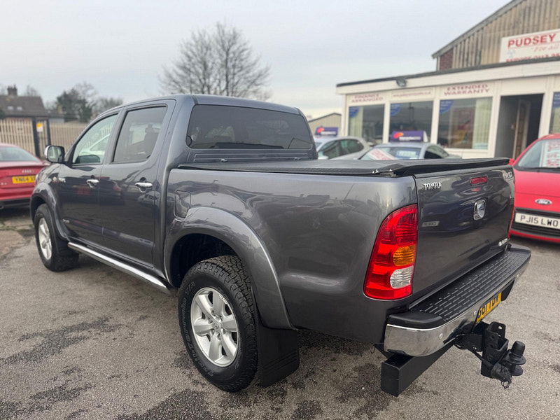 Toyota Hilux INVINCIBLE 4X4 D-4D DCB 4dr Manual 2026