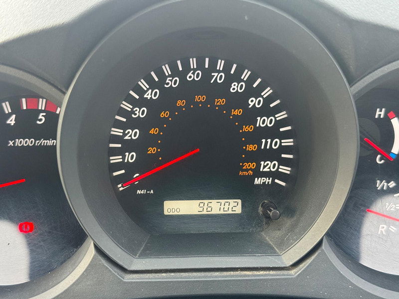 Toyota Hilux INVINCIBLE 4X4 D-4D DCB 4dr Manual 2026