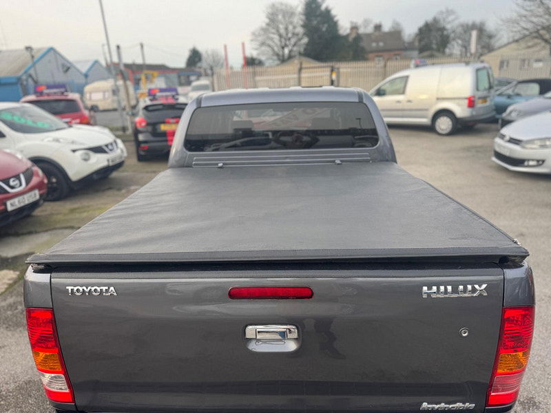 Toyota Hilux INVINCIBLE 4X4 D-4D DCB 4dr Manual 2026