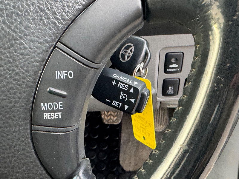 Toyota Hilux INVINCIBLE 4X4 D-4D DCB 4dr Manual 2026