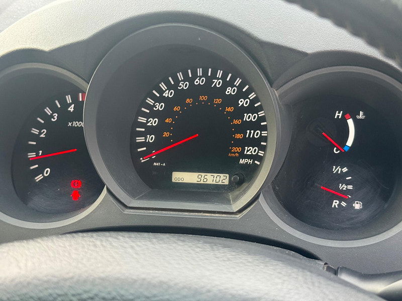 Toyota Hilux INVINCIBLE 4X4 D-4D DCB 4dr Manual 2026