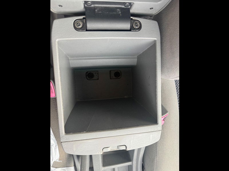 Toyota Hilux INVINCIBLE 4X4 D-4D DCB 4dr Manual 2026