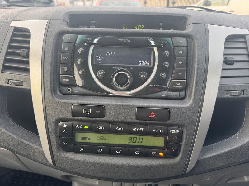 Toyota Hilux INVINCIBLE 4X4 D-4D DCB 4dr Manual 2026