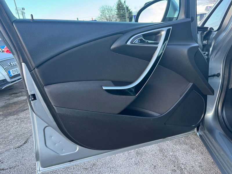 Vauxhall Astra 1.6 16v SRi Euro 5 5dr 5dr Manual 2025