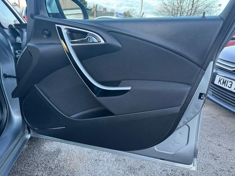 Vauxhall Astra 1.6 16v SRi Euro 5 5dr 5dr Manual 2025