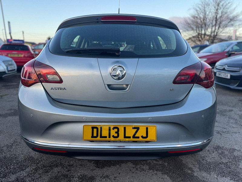 Vauxhall Astra 1.6 16v SRi Euro 5 5dr 5dr Manual 2026