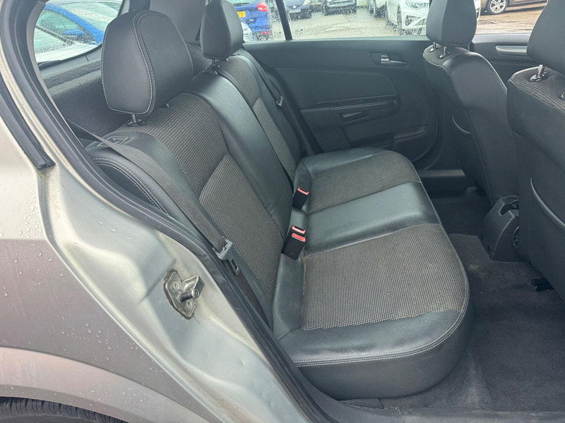 Vauxhall Astra 1.8i 16v Design 5dr 5dr Automatic 2026