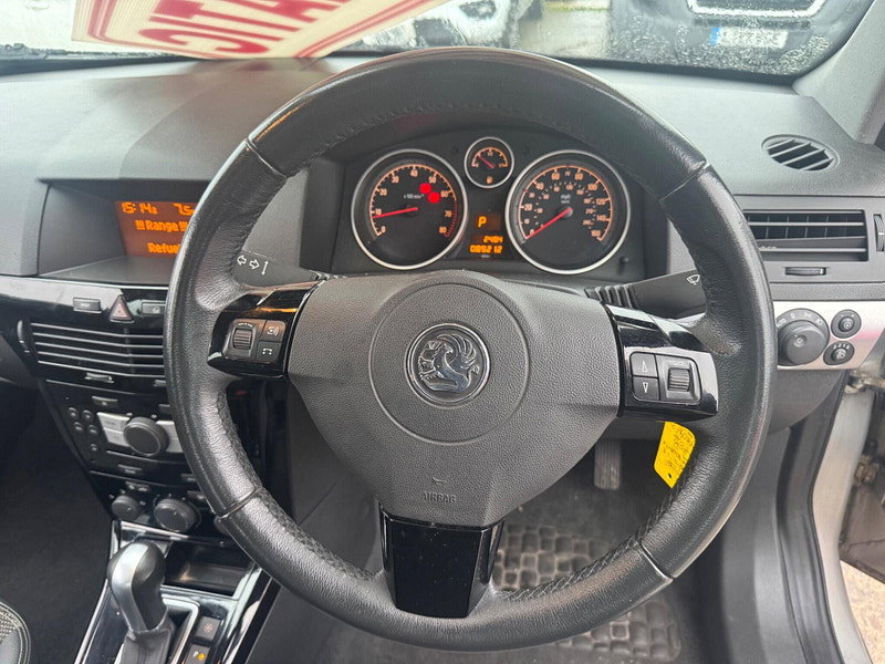 Vauxhall Astra 1.8i 16v Design 5dr 5dr Automatic 2026