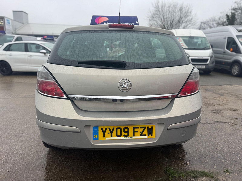 Vauxhall Astra 1.8i 16v Design 5dr 5dr Automatic 2026