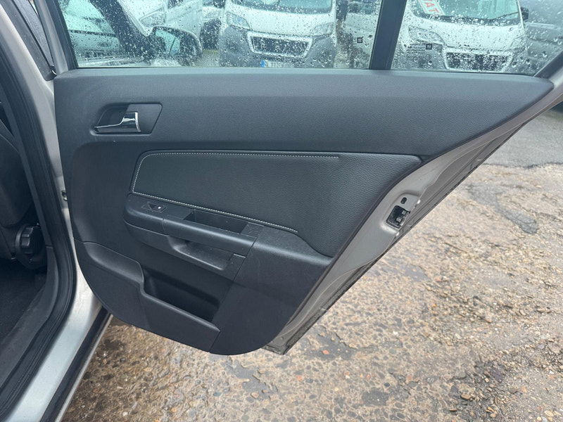 Vauxhall Astra 1.8i 16v Design 5dr 5dr Automatic 2026