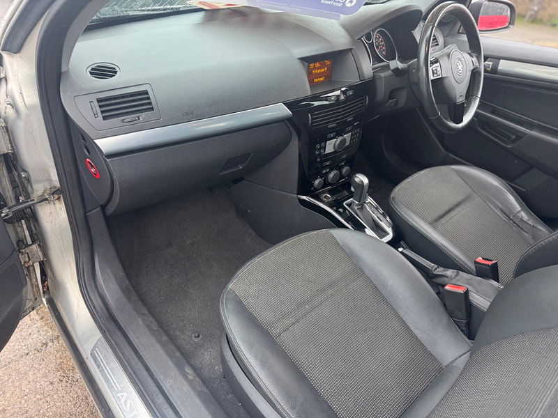 Vauxhall Astra 1.8i 16v Design 5dr 5dr Automatic 2026
