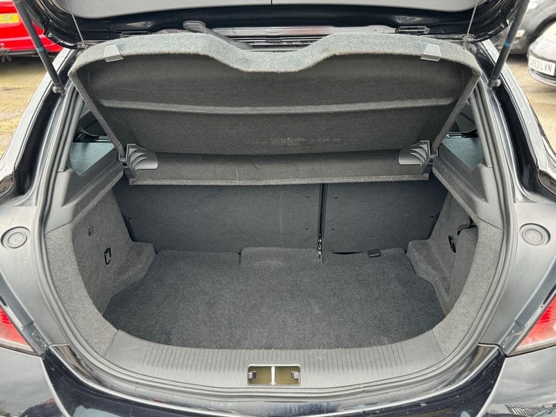 Vauxhall Astra 1.8i 16v SRi Sport Hatch 3dr 3dr Manual 2024