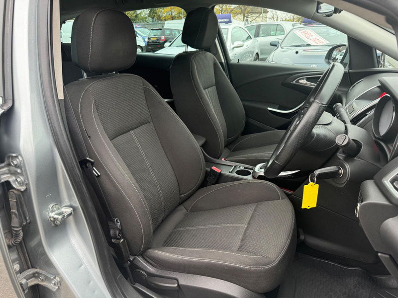 Vauxhall Astra 2.0 CDTi SRi Sports Tourer Auto Euro 5 5dr 5dr Automatic 2025