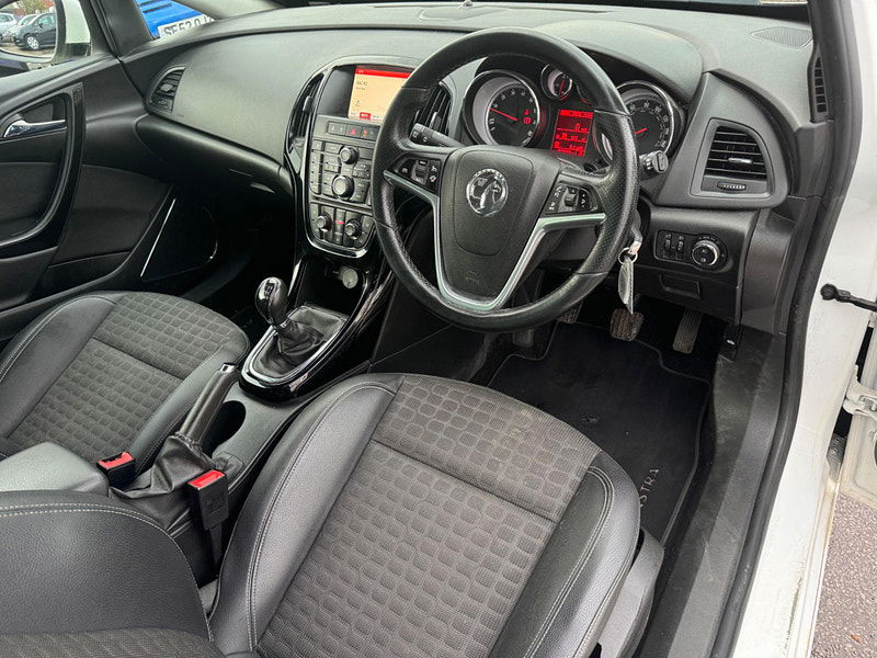 Vauxhall Astra GTC 1.4i Turbo SRi Euro 6 (s/s) 3dr 3dr Manual 2025