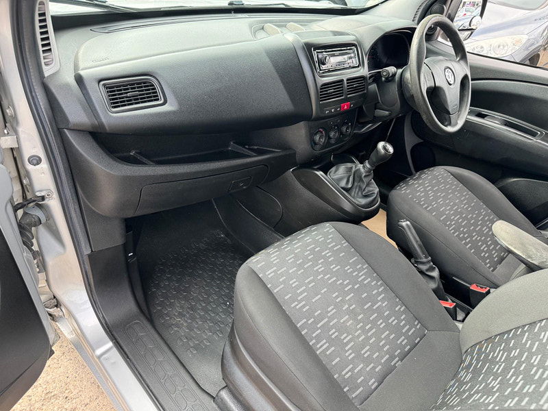 Vauxhall Combo 1.3 CDTi 2000 16v Sportive FWD L1 H1 3dr 3dr Manual 2025
