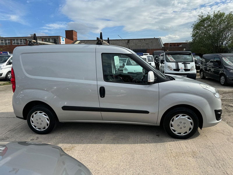 Vauxhall Combo 1.3 CDTi 2000 16v Sportive FWD L1 H1 3dr 3dr Manual 2025
